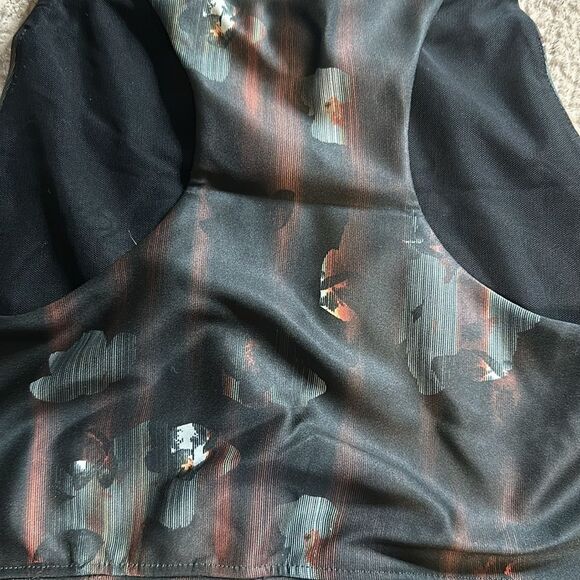 PELOTON SHOW UP FLORAL HIGH NECK BRA - Picture 5 of 6